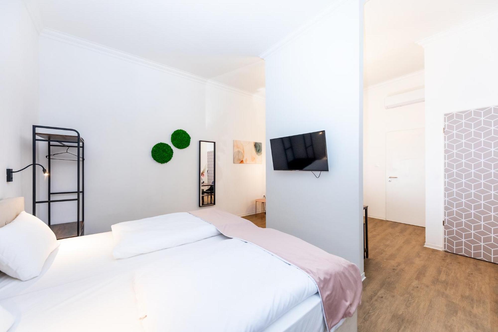 Adagio Downtown 3*